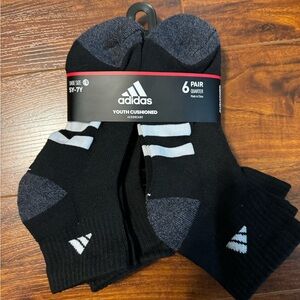 Youth Adidas Quarter Socks 5Y-7Y. Black